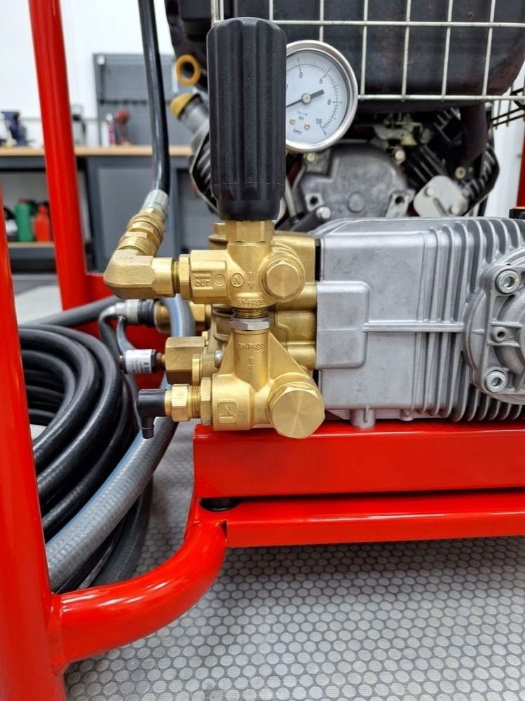 Pompe haute pression de l'équipement d'hydrocurage du Ghost du Débouchage, avec manomètre et flexible enroulé